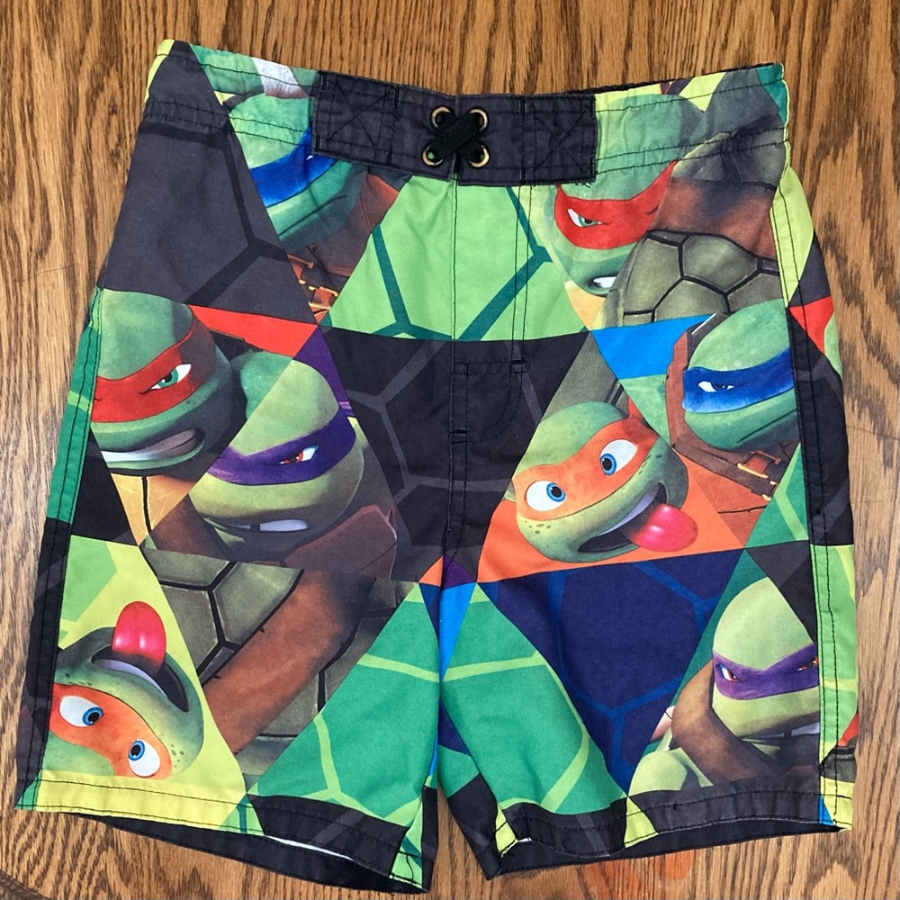 💥🐢TEENAGE MUTANT NINJA TURTLES💥 swim shorts BOYs size S. Drawstring ties🏝️GUC🏝️